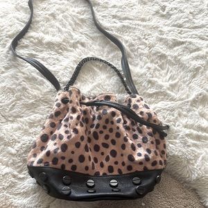 Leopard bucket bag